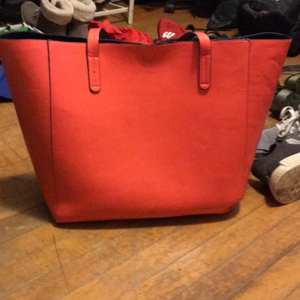 Large tote